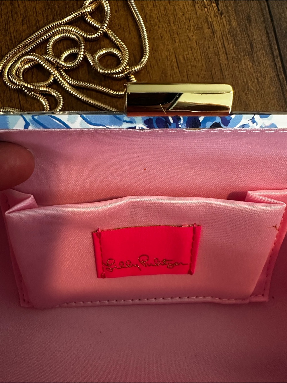 Lilly Pulitzer “Catch N Keep” hard shell clutch - Picture 5 of 6